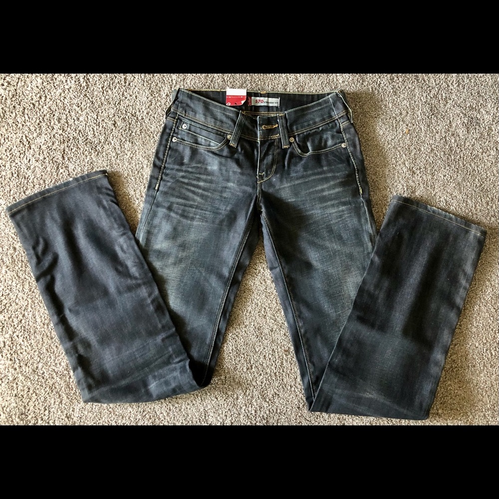Levi’s 570 Straight leg jeans size 27